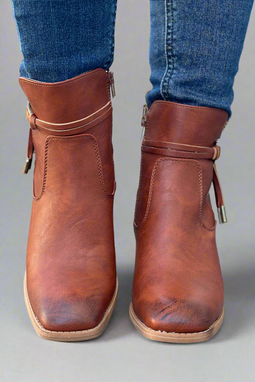 Modische und stützende orthopädische Sommerschuhe