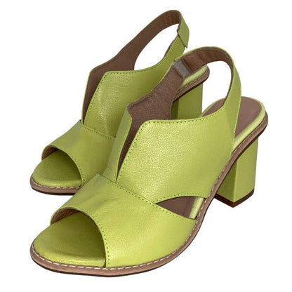 Moderne und stützende orthopädische Wintersandalen