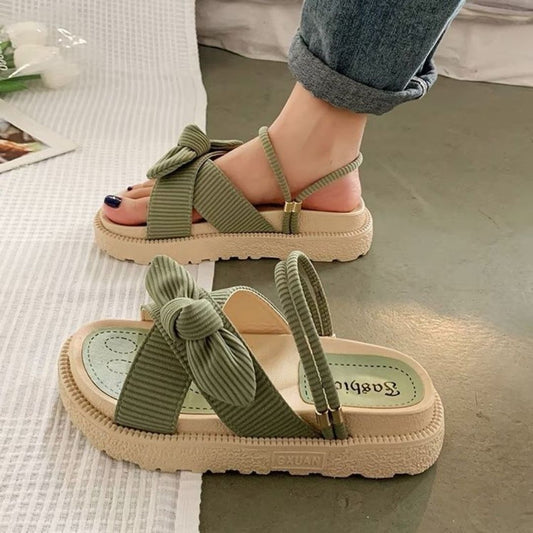Stylische und stützende orthopädische Wintersandalen