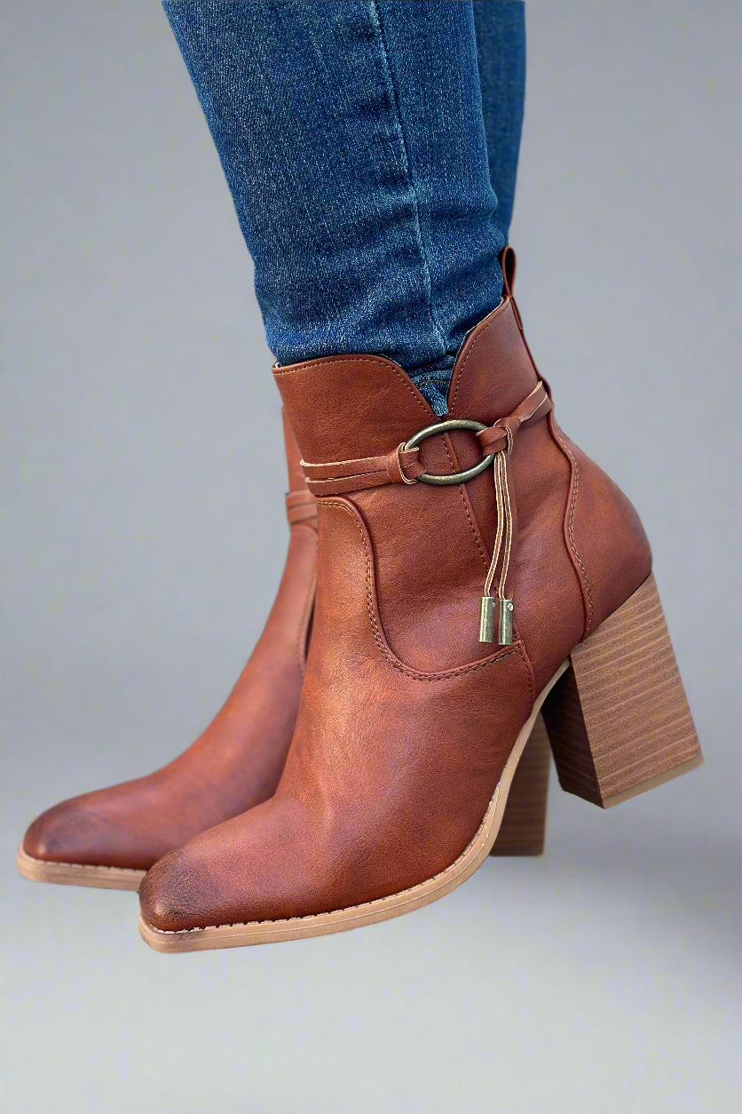 Modische und stützende orthopädische Sommerschuhe