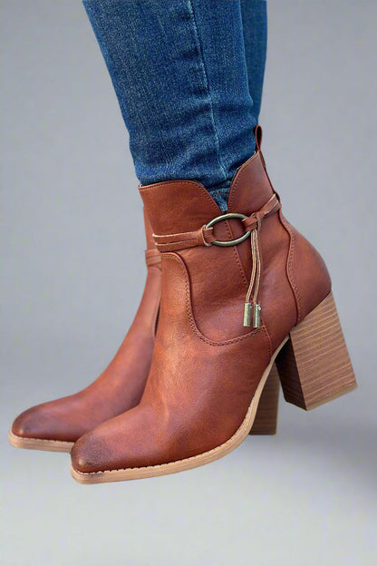 Modische und stützende orthopädische Sommerschuhe