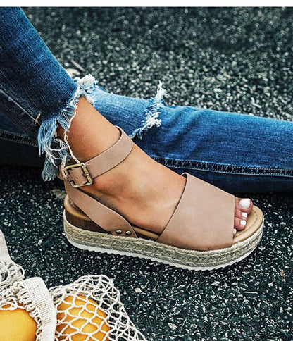 Stützende und modische orthopädische Wintersandalen
