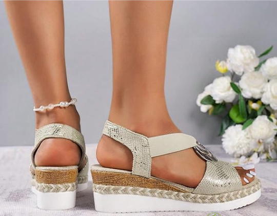 Unterstützende orthopädische Wintersandalen