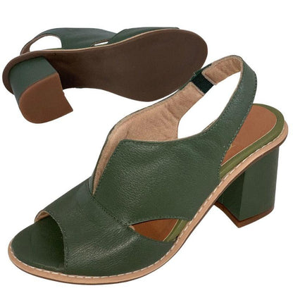 Moderne und stützende orthopädische Wintersandalen