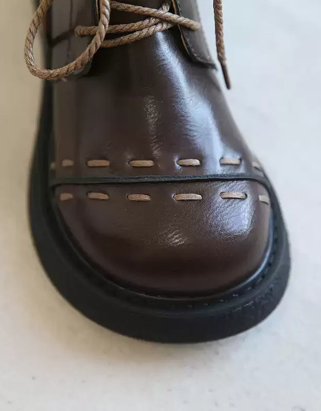 Elegante und detailreiche stützende Winterstiefel