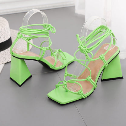 Maßgeschneiderte und bequeme orthopädische Sommer Heels