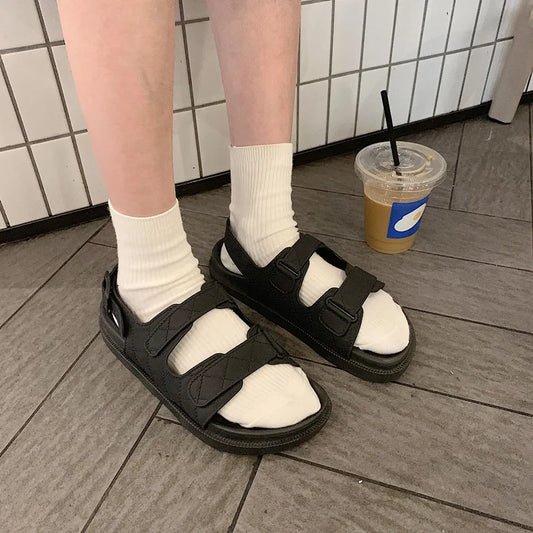 Bequeme und modische orthopädische Wintersandalen