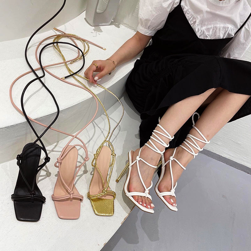 Stylische und stützende orthopädische Sommer Heels