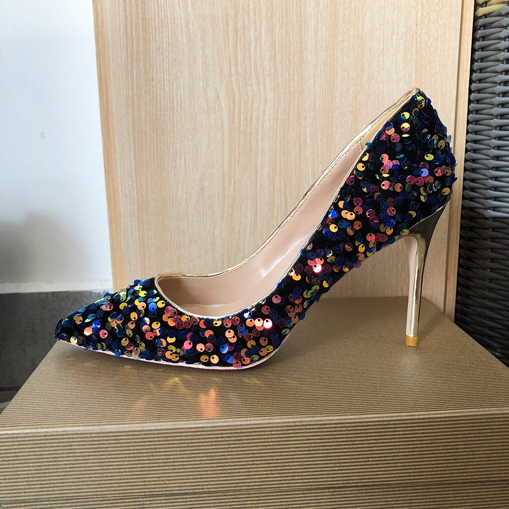 Moderne und stützende orthopädische Sommer Heels