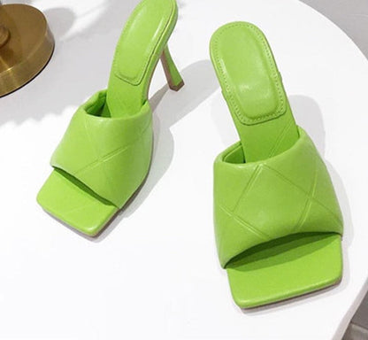 Stützende und modische orthopädische Sommer-Heels