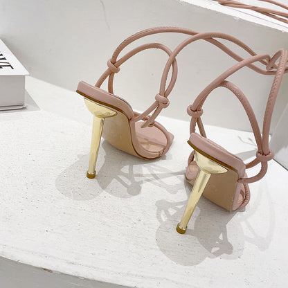 Stylische und stützende orthopädische Sommer Heels
