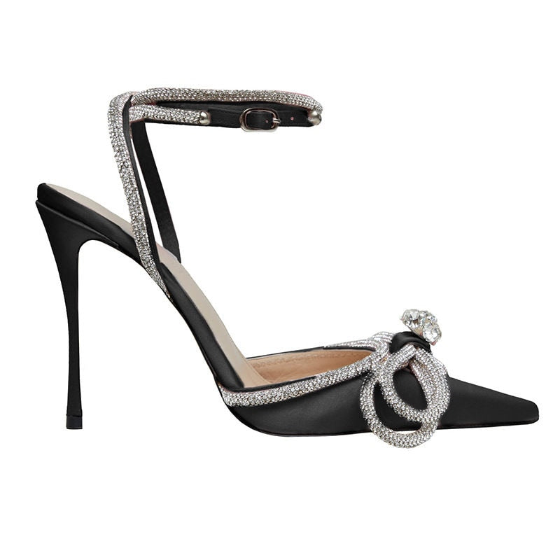 Schlanke und stützende orthopädische Sommersandalen