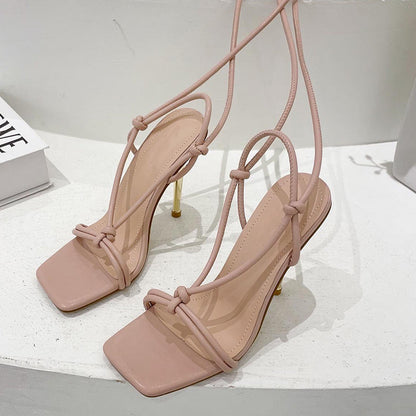 Stylische und stützende orthopädische Sommer Heels