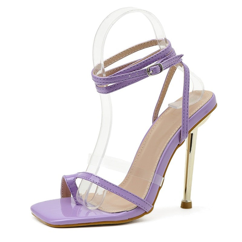 Stylische und stützende orthopädische Sommerschuhe