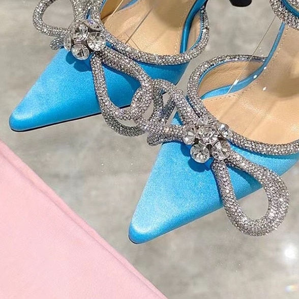 Unterstützende und modische orthopädische Sommerschuhe