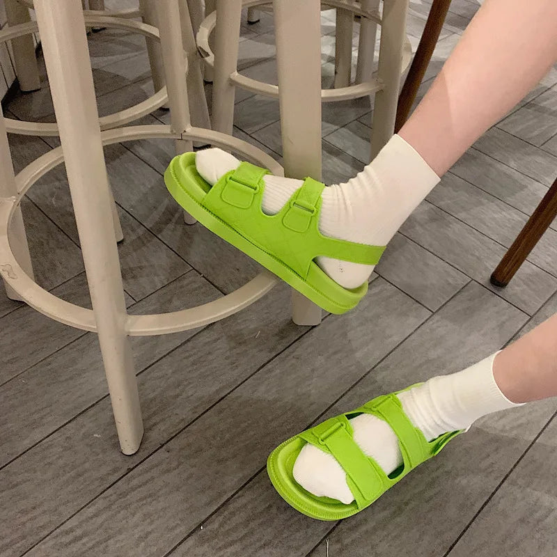 Bequeme und modische orthopädische Wintersandalen
