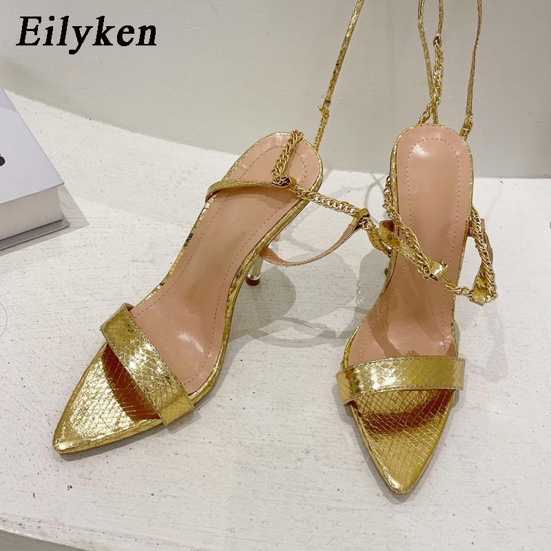 Bequeme und vielseitige orthopädische Sommersandalen