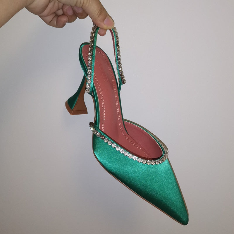 Schlanke und stützende orthopädische Sommerschuhe
