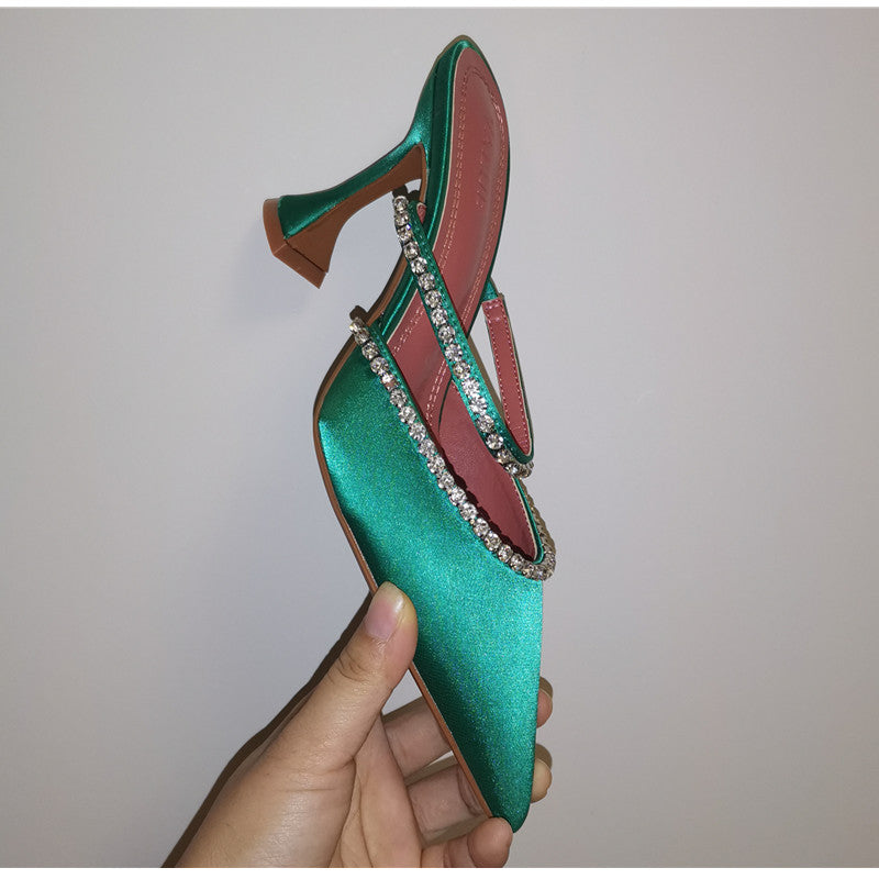 Schlanke und stützende orthopädische Sommerschuhe