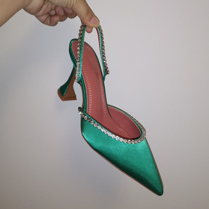 Schlanke und stützende orthopädische Sommerschuhe