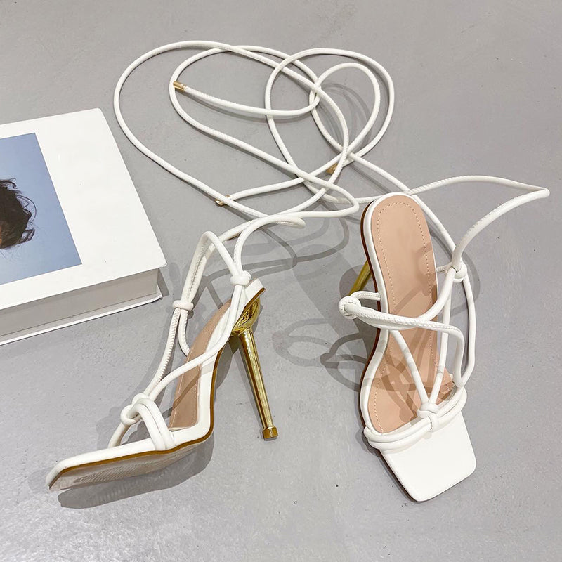 Stylische und stützende orthopädische Sommer Heels