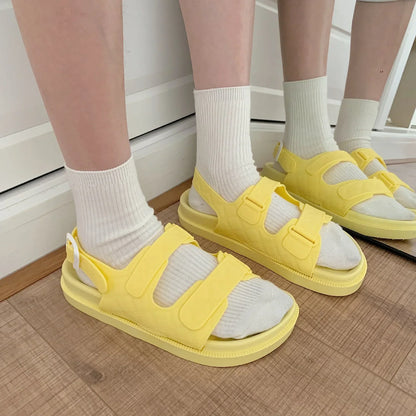 Bequeme und modische orthopädische Wintersandalen