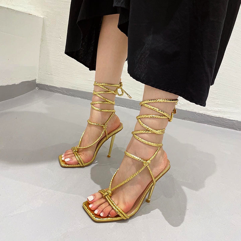Stylische und stützende orthopädische Sommer Heels