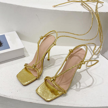 Stylische und stützende orthopädische Sommer Heels