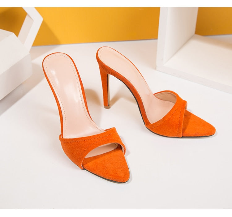 Bequeme und stylische orthopädische Sommer Heels