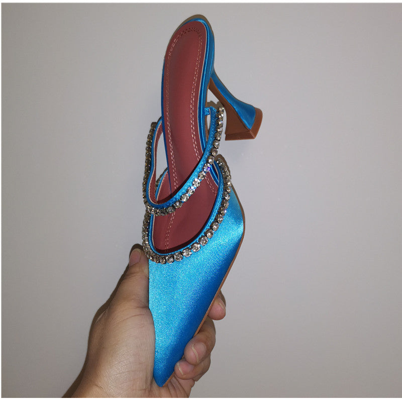 Schlanke und stützende orthopädische Sommerschuhe