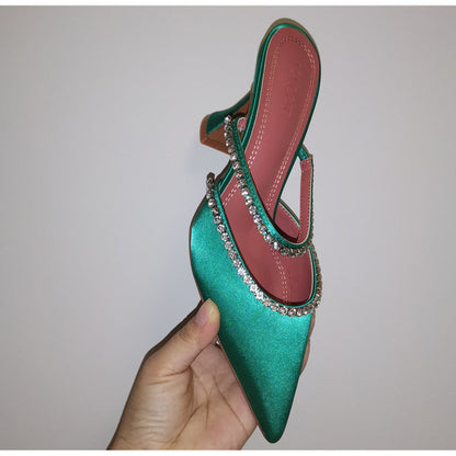 Schlanke und stützende orthopädische Sommerschuhe