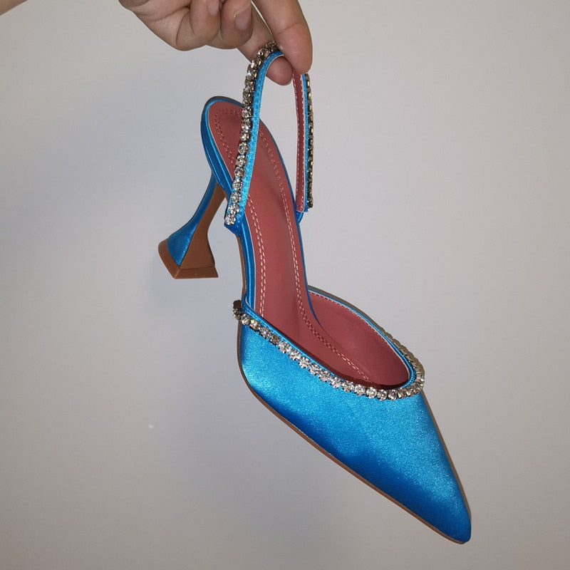Schlanke und stützende orthopädische Sommerschuhe