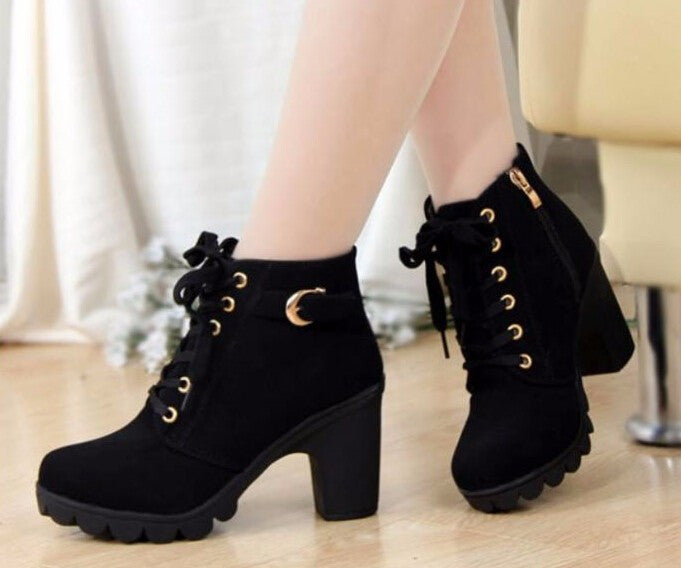 Unterstützende orthopädische Sommer-Heels