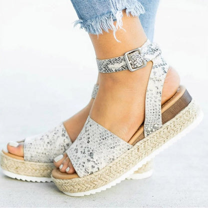 Schlanke und stützende orthopädische Wintersandalen