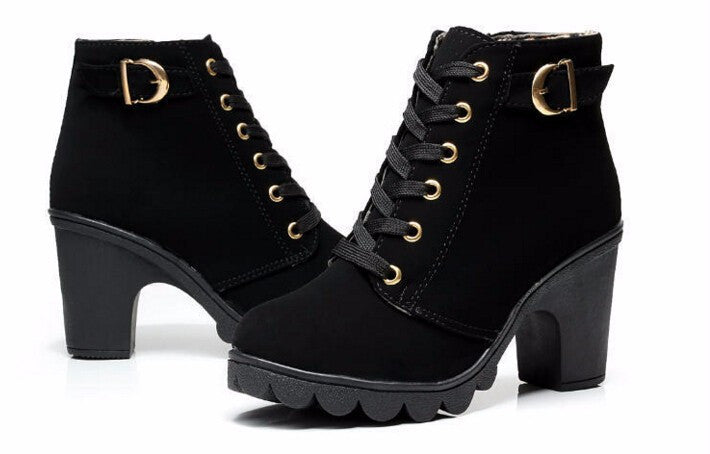 Unterstützende orthopädische Sommer-Heels
