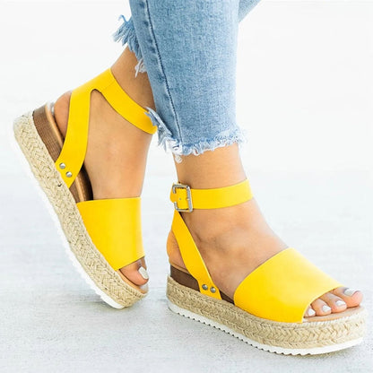 Schlanke und stützende orthopädische Wintersandalen