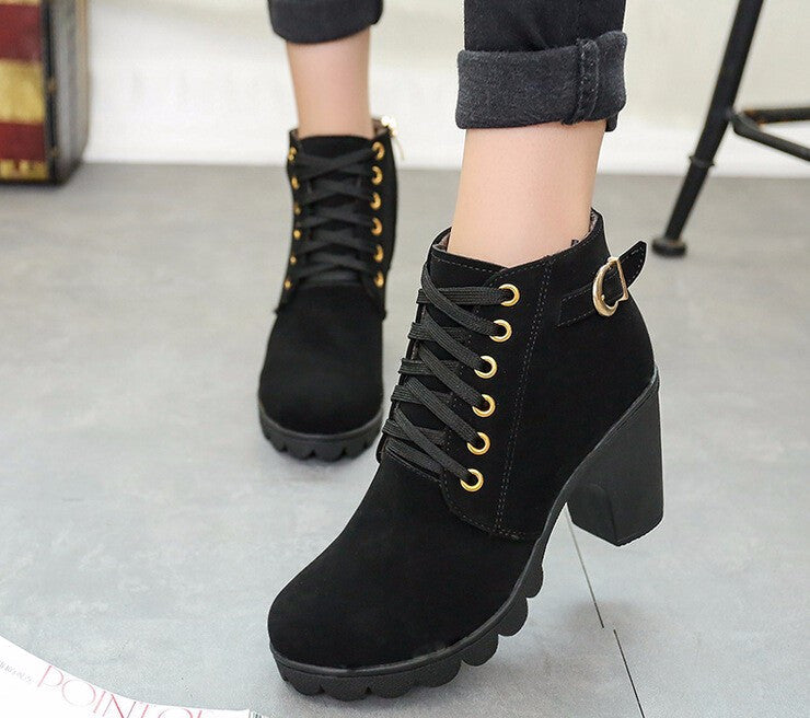 Unterstützende orthopädische Sommer-Heels