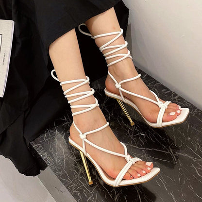 Stylische und stützende orthopädische Sommer Heels