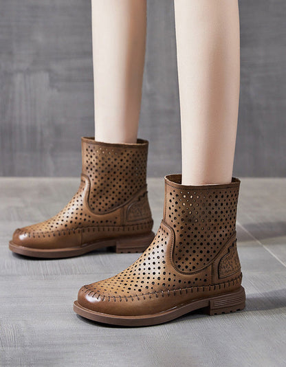 Moderne und stützende orthopädische Winterstiefel