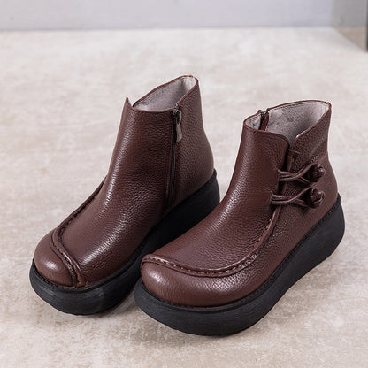 Moderne und stützende orthopädische Winterstiefel
