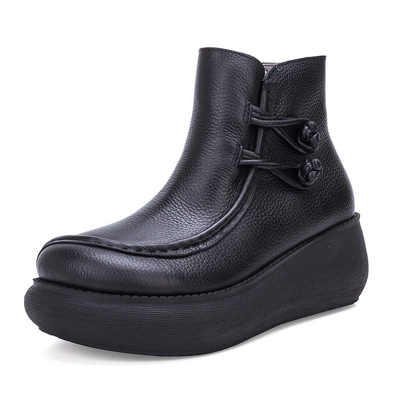 Moderne und stützende orthopädische Winterstiefel