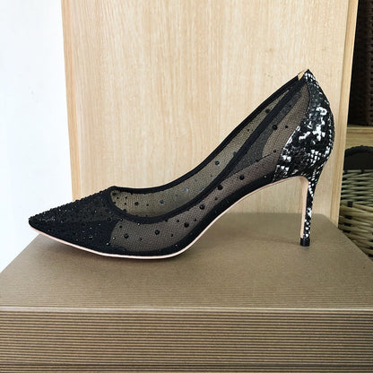 Moderne und stützende orthopädische Sommerschuhe