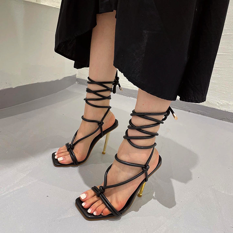 Stylische und stützende orthopädische Sommer Heels
