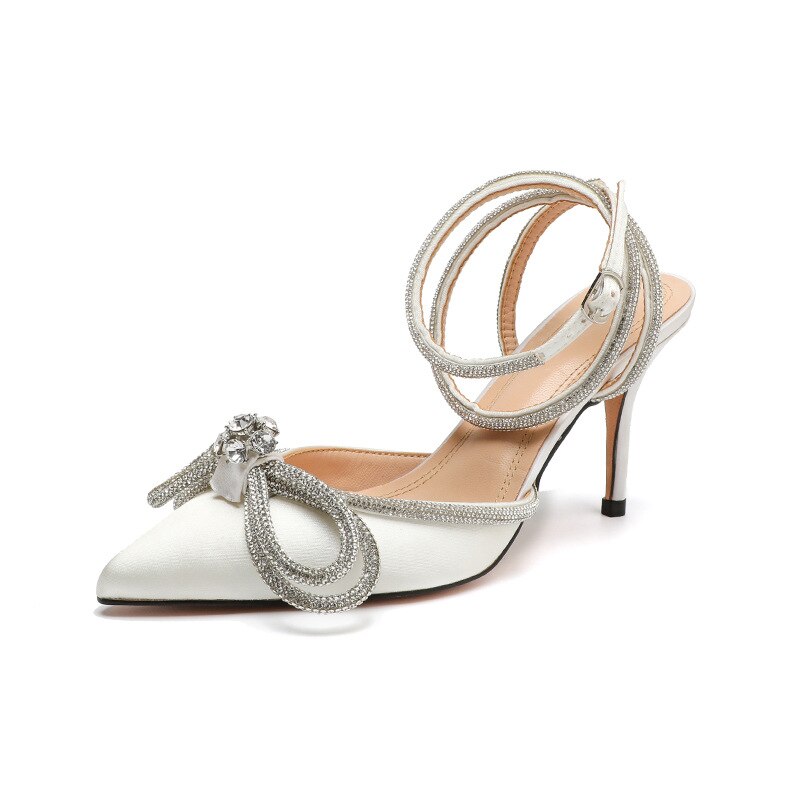 Schlanke und stützende orthopädische Sommersandalen
