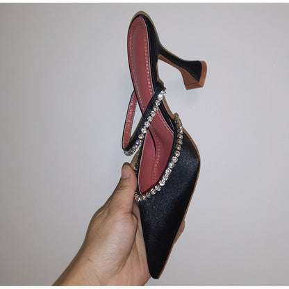 Schlanke und stützende orthopädische Sommerschuhe