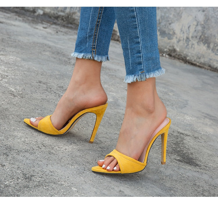 Bequeme und stylische orthopädische Sommer Heels