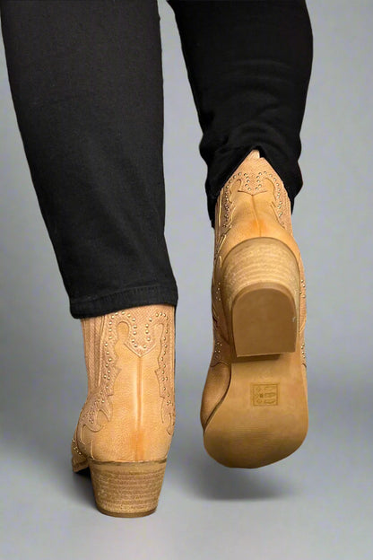 Unterstützende leichte orthopädische Sommerschuhe