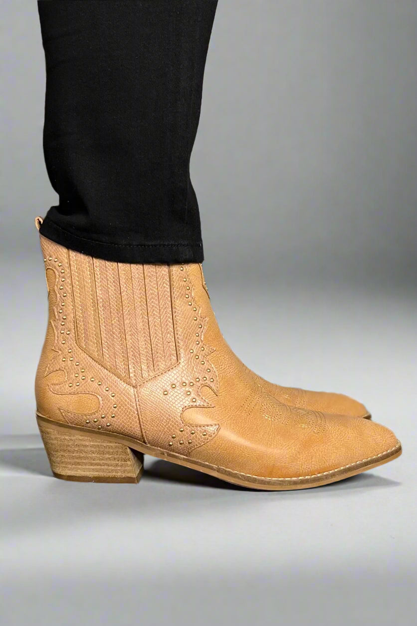 Unterstützende leichte orthopädische Sommerschuhe