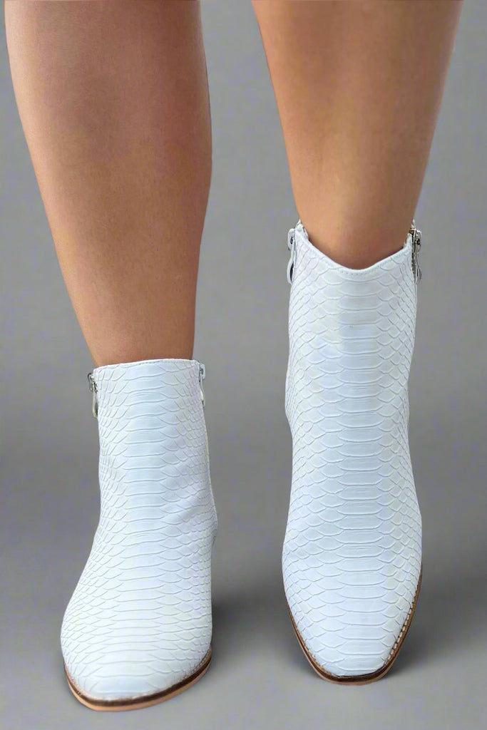 Unterstützende leichte orthopädische Sommerschuhe