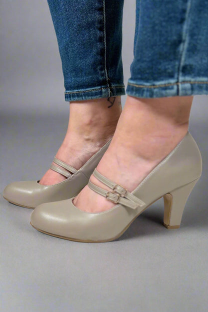 Stylische und stützende orthopädische Sommer Heels
